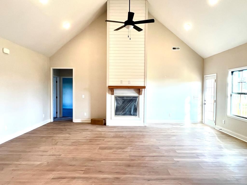 416 Old Major Road Hopkinsville, KY 42240 - Photo 4 of 29 a view of an empty room with a window