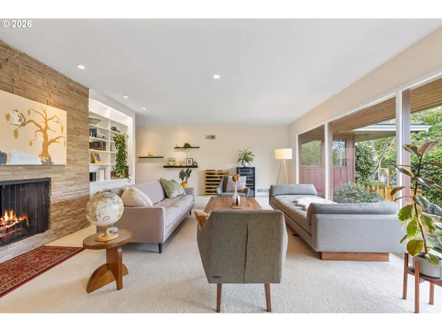 $875,000 | 2230 West Harvard Avenue, Roseburg, OR 97471