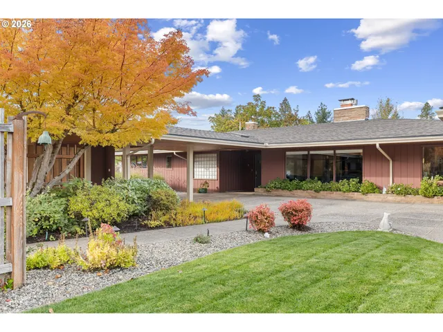 $875,000 | 2230 West Harvard Avenue, Roseburg, OR 97471