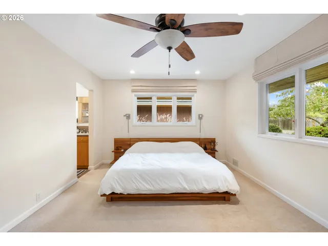 $875,000 | 2230 West Harvard Avenue, Roseburg, OR 97471