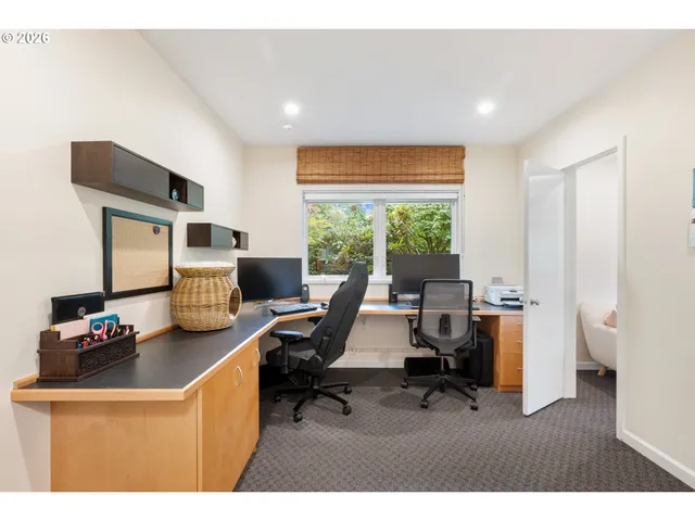 $875,000 | 2230 West Harvard Avenue, Roseburg, OR 97471