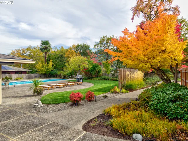 $875,000 | 2230 West Harvard Avenue, Roseburg, OR 97471