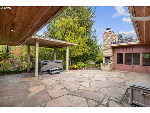 $875,000 | 2230 West Harvard Avenue, Roseburg, OR 97471