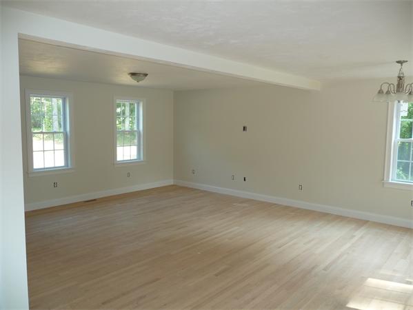 57 East Snipatuit Rochester, MA 02770 - Photo 7 of 11