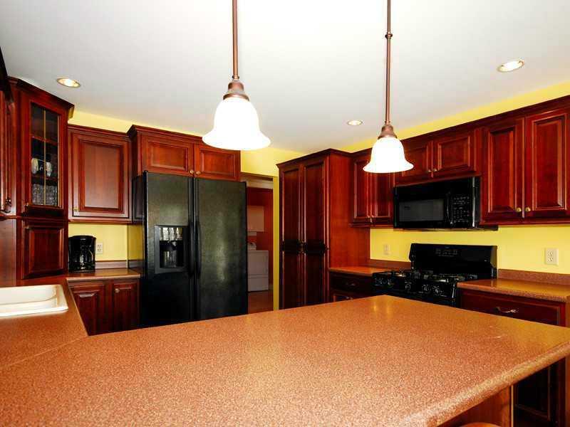 30 Old Colony Lane Cumberland, ME 04021 - Photo 5 of 28 Kitchen.