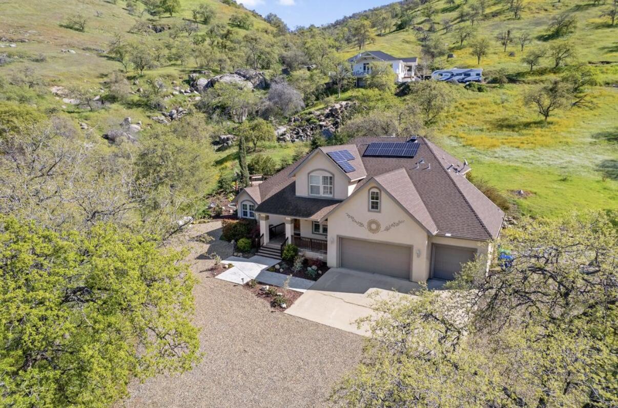 42072 Corral Drive Three Rivers, CA 93271 - Photo 3 of 59 front