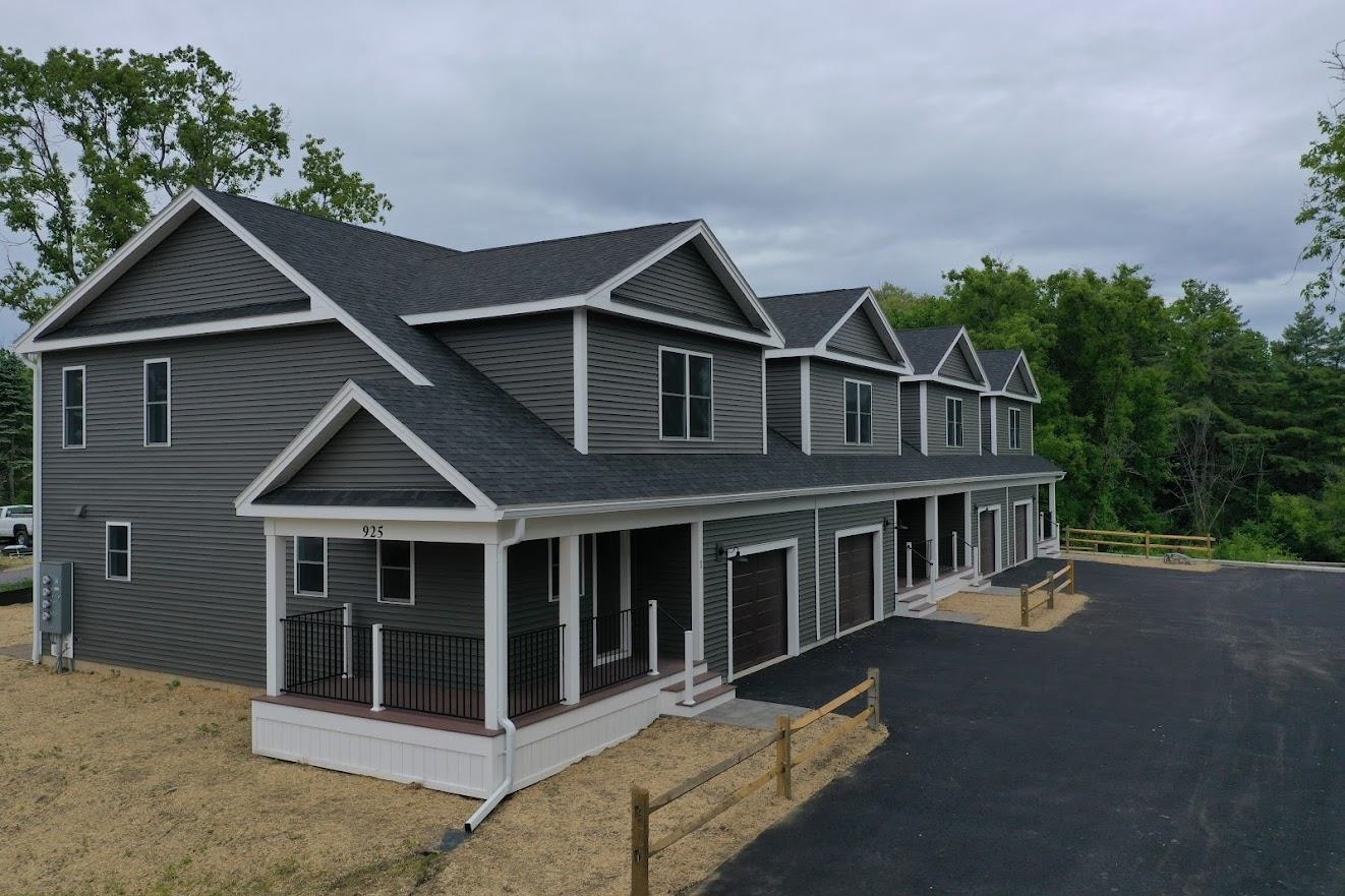 925 Falls Road, Unit 4 Shelburne, VT 05482 - Photo 45 of 53