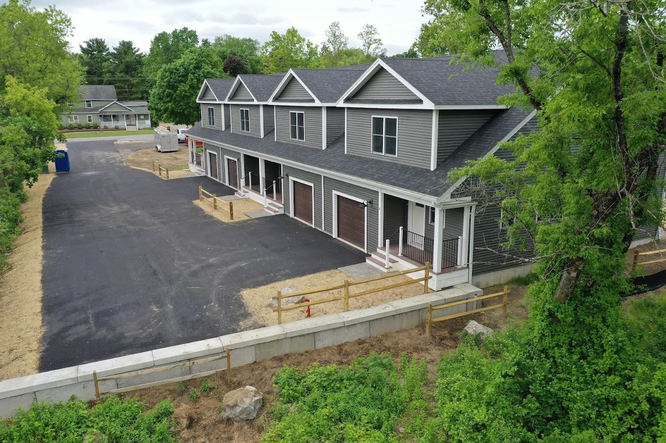 925 Falls Road, Unit 4 Shelburne, VT 05482 - Photo 46 of 53