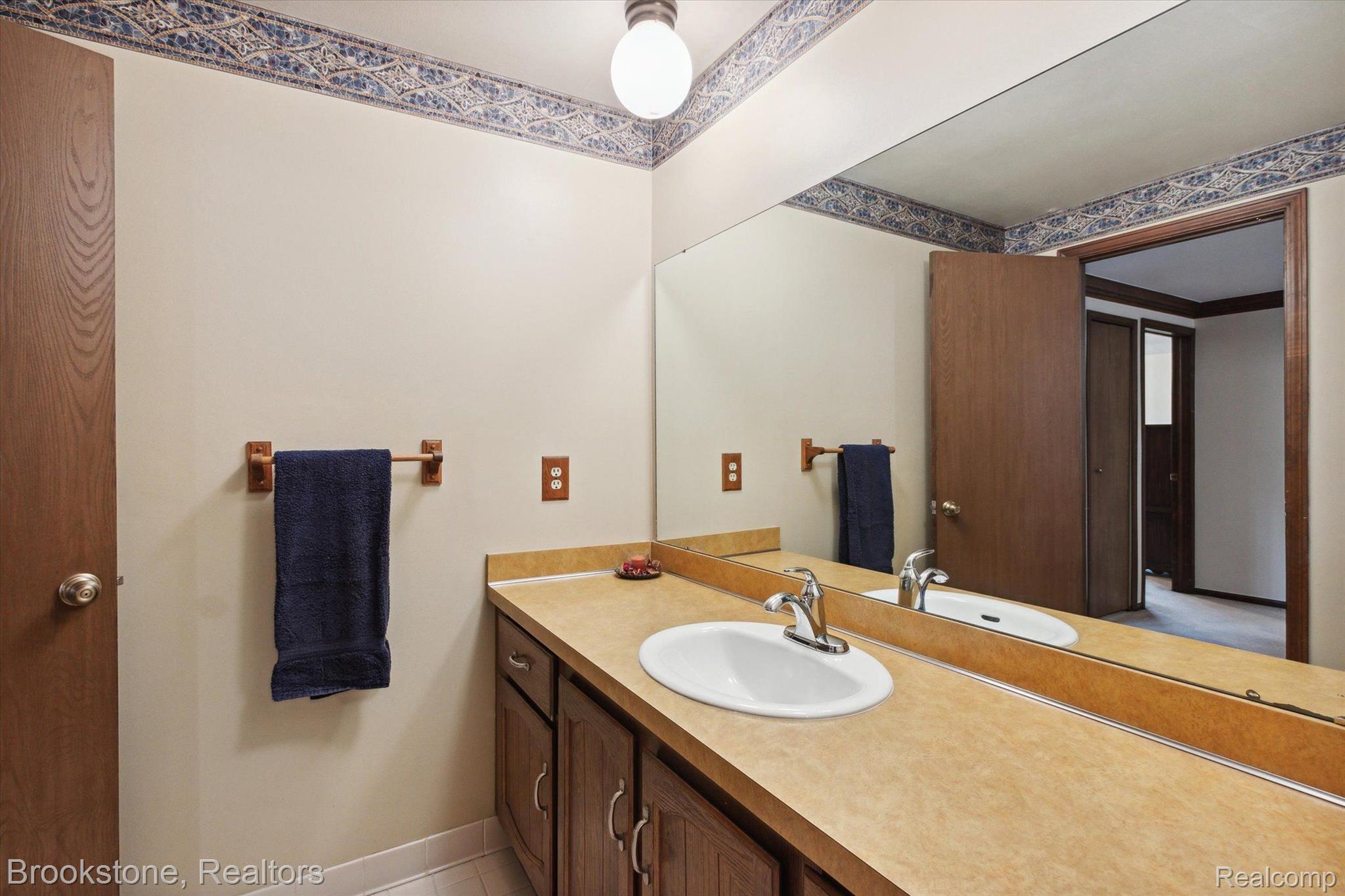 2239 Chippenham Chase Rochester, MI 48306 - Photo 31 of 52