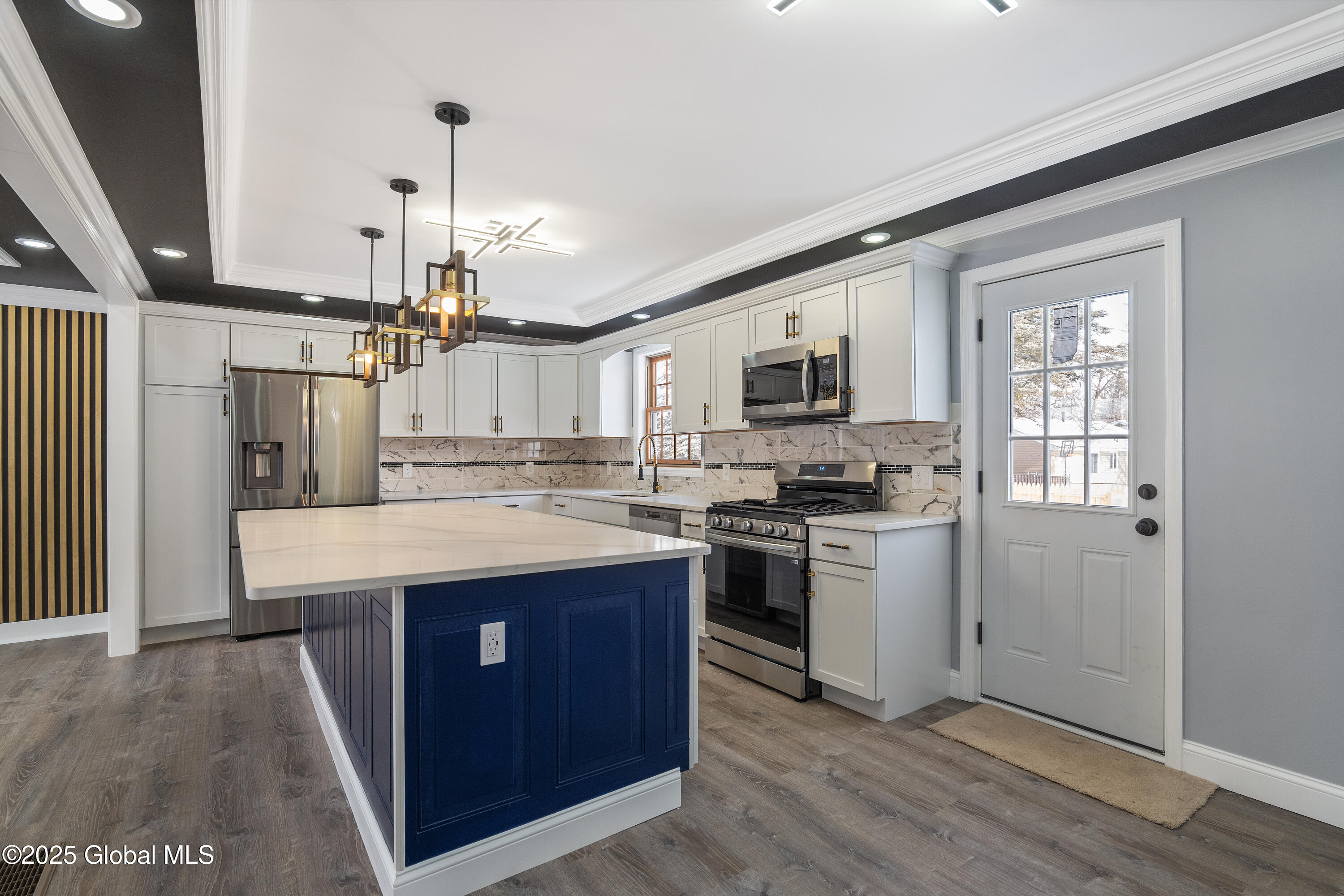 3235 Parker Road Schenectady, NY 12304 - Photo 8 of 27 8-3235ParkerRd_08