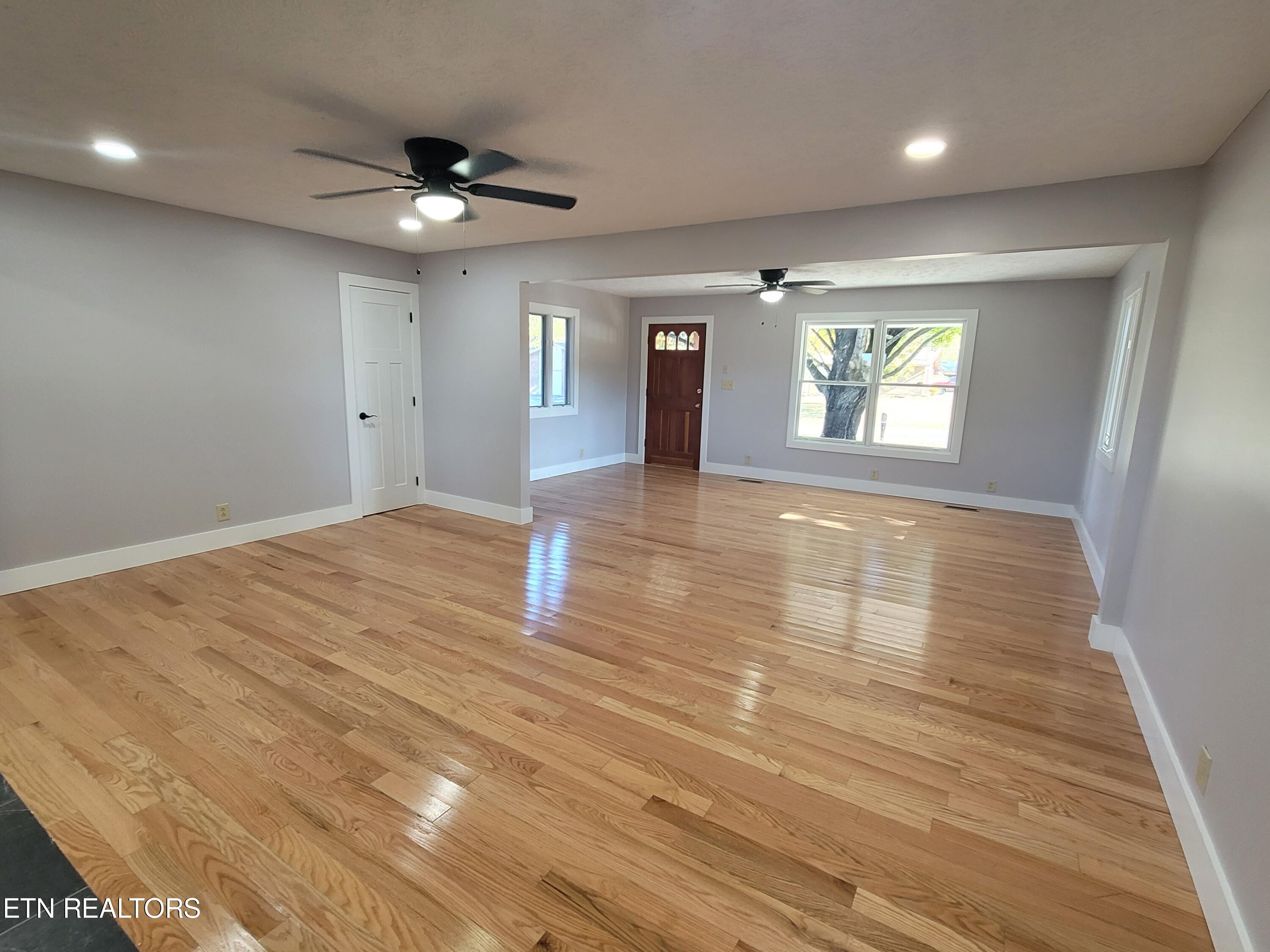 815 East Nails Creek Road Seymour, TN 37865 - Photo 4 of 35 Living room