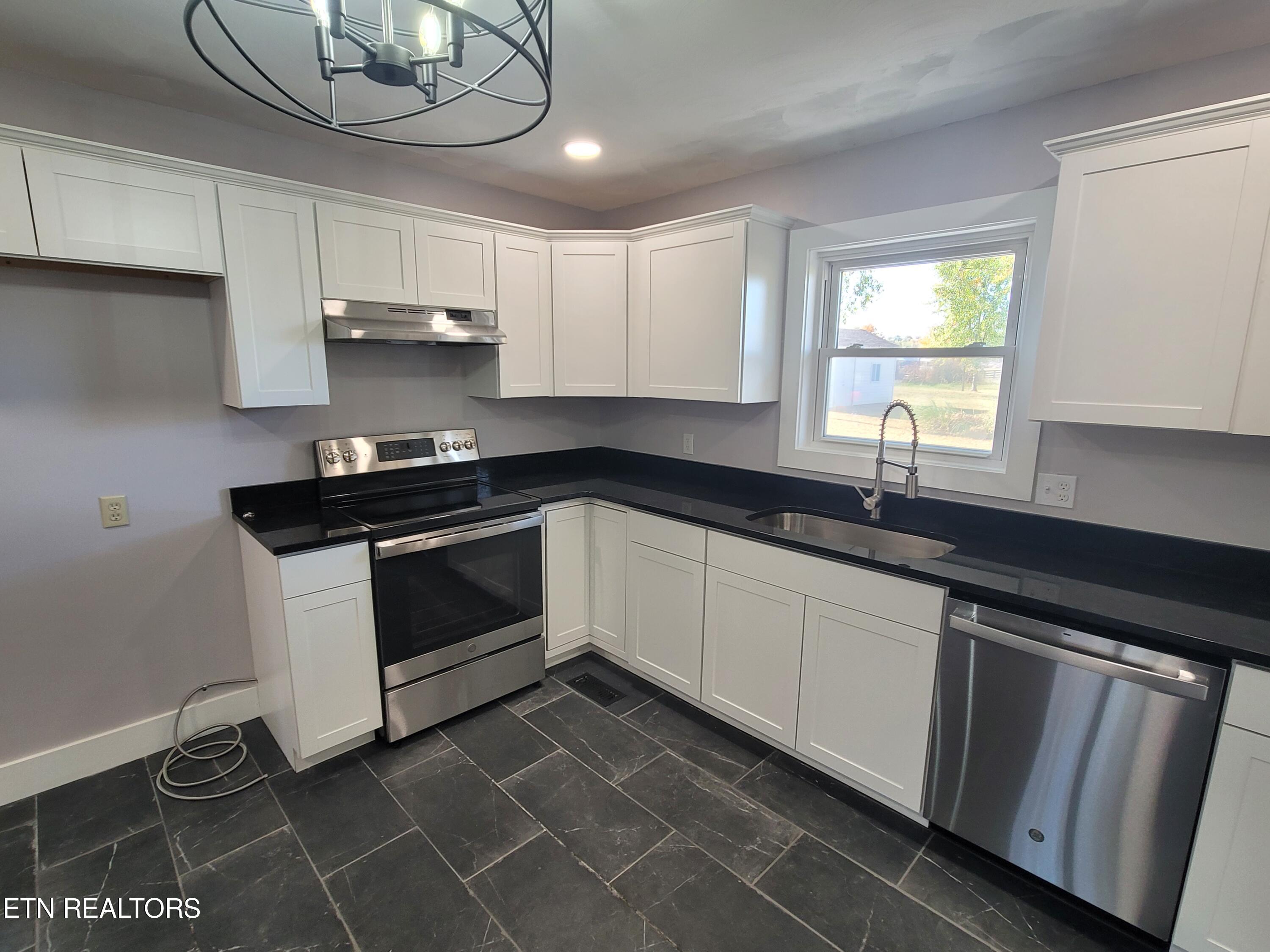 815 East Nails Creek Road Seymour, TN 37865 - Photo 9 of 35 Kitchen