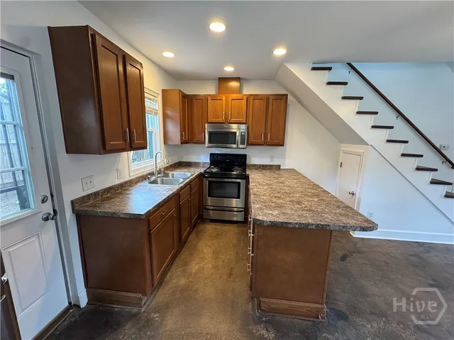 $1,800 | 1305 East Anderson Street, Savannah, GA 31404