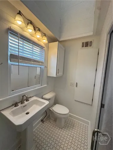 $1,800 | 1305 East Anderson Street, Savannah, GA 31404