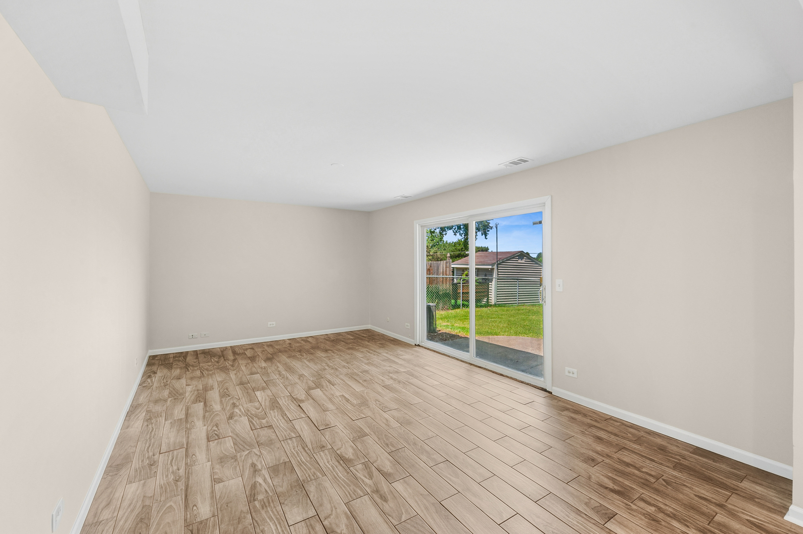 465 Ridgefield Drive Roselle, IL 60172 - Photo 16 of 32