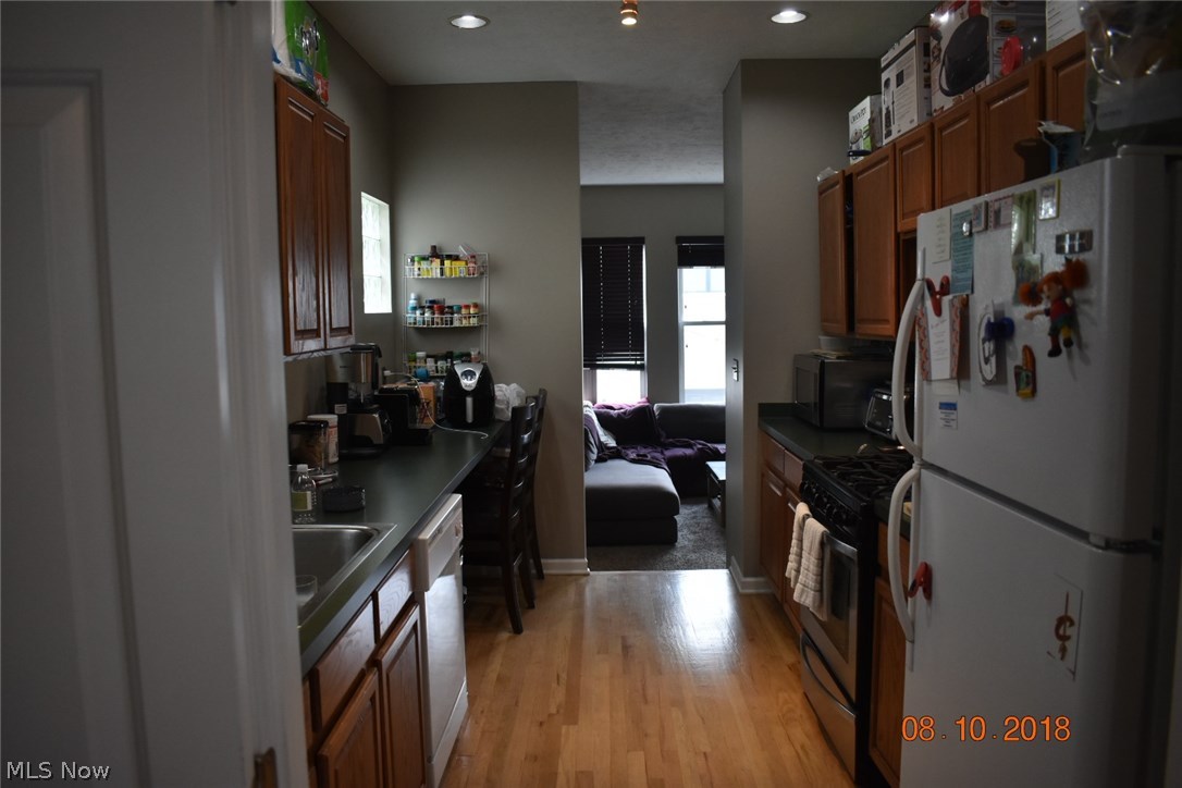 600 Literary Road Cleveland, OH 44113 - Photo 12 of 29