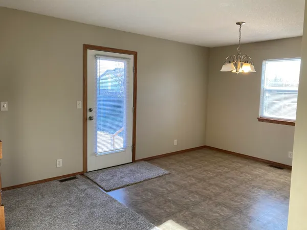 $239,900 | 811 West Quail Street, Valley Center, KS 67147