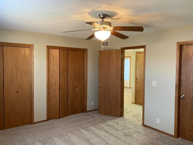 $239,900 | 811 West Quail Street, Valley Center, KS 67147