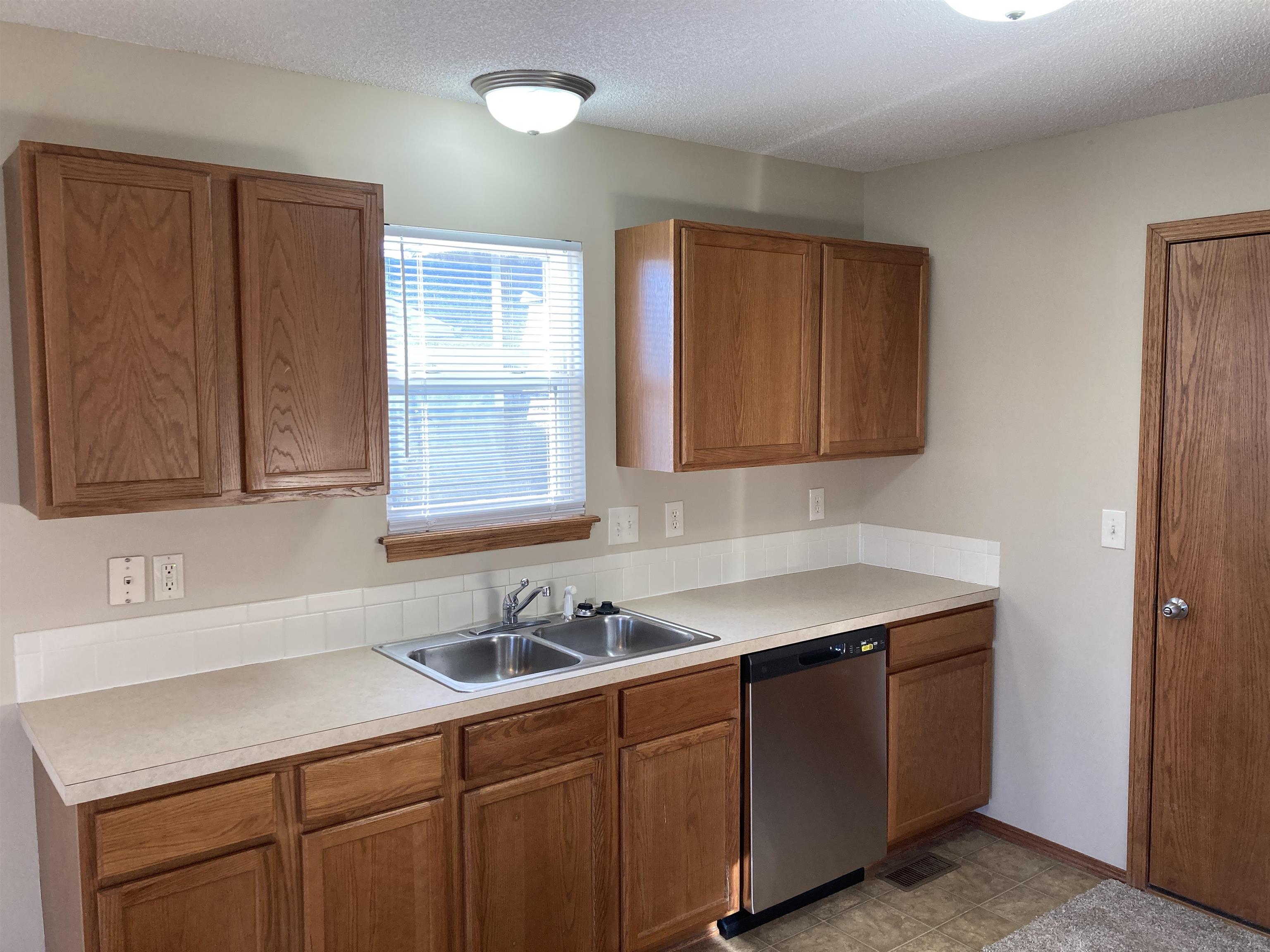 811 West Quail Street Valley Center, KS 67147 - Photo 8 of 13