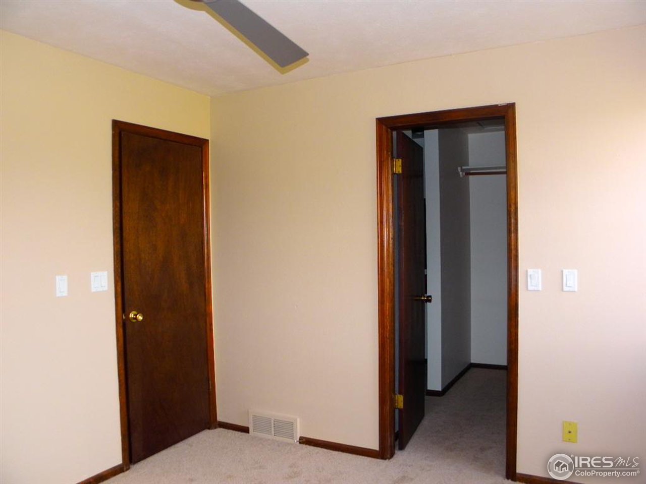 6628 Kalua Road Boulder, CO 80301 - Photo 6 of 13 a view of a hallway with closet