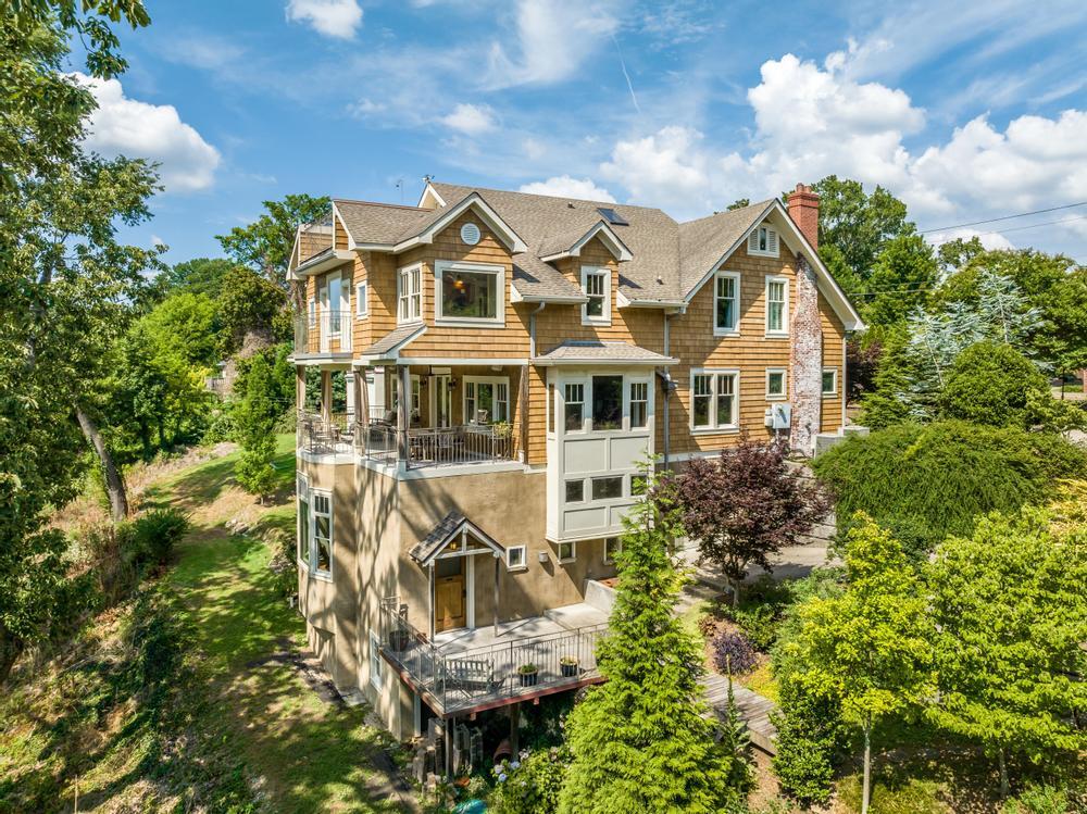 593 South Crest Road Chattanooga, TN 37404 - Photo 2 of 64 3 Story View