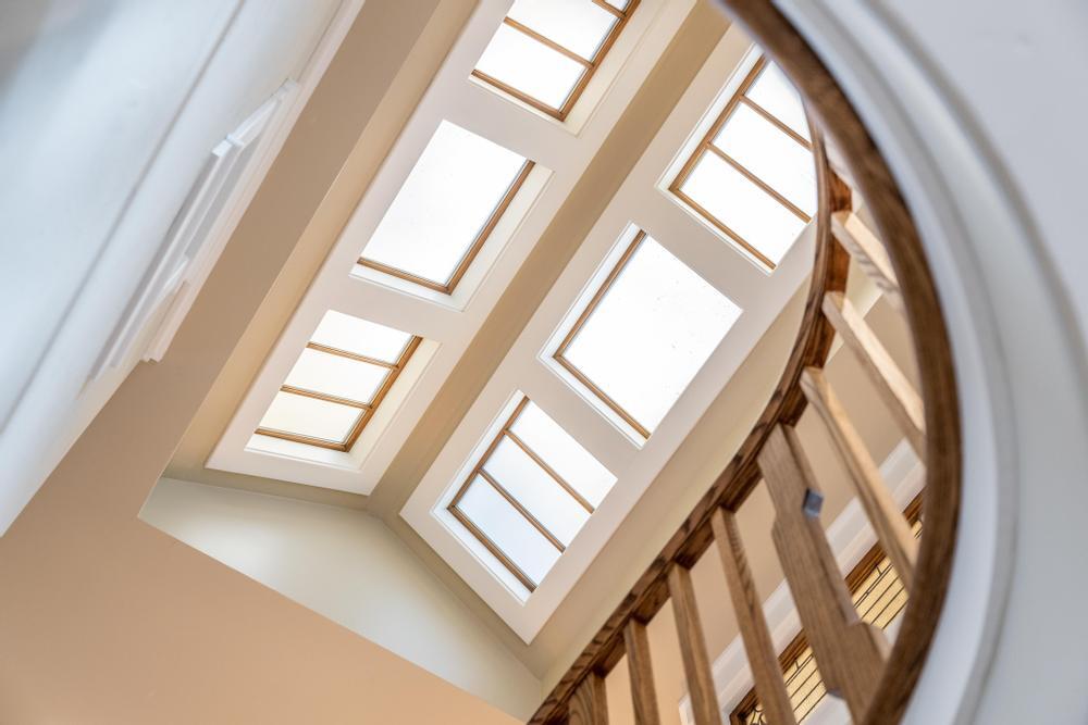 593 South Crest Road Chattanooga, TN 37404 - Photo 28 of 64 Staircase