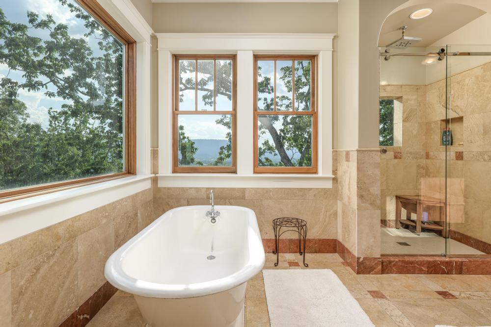 593 South Crest Road Chattanooga, TN 37404 - Photo 34 of 64 Main Suite Bath