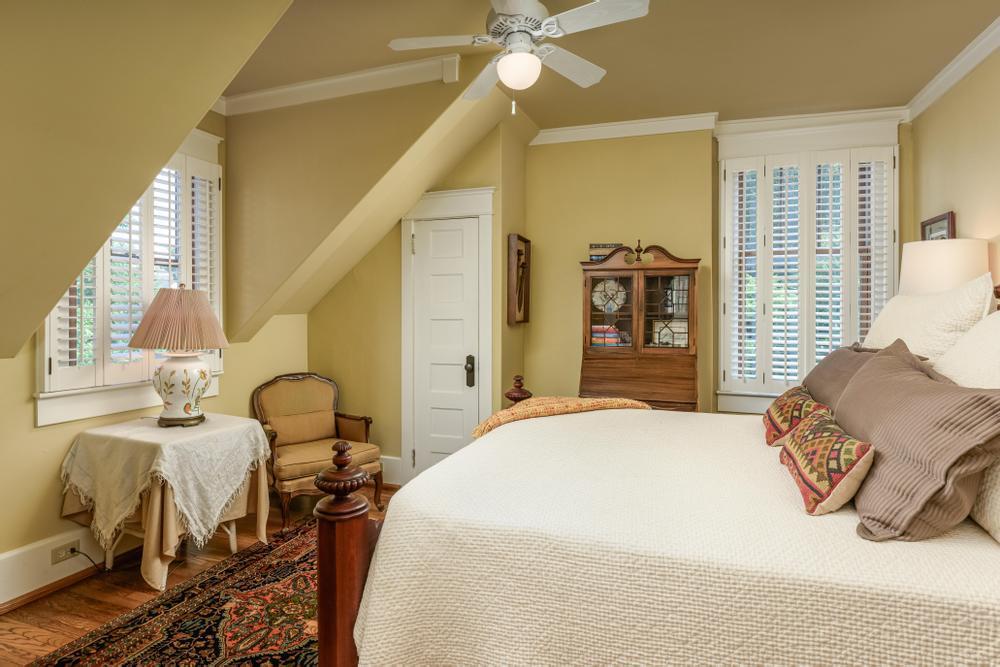 593 South Crest Road Chattanooga, TN 37404 - Photo 42 of 64 Front Bedroom 1