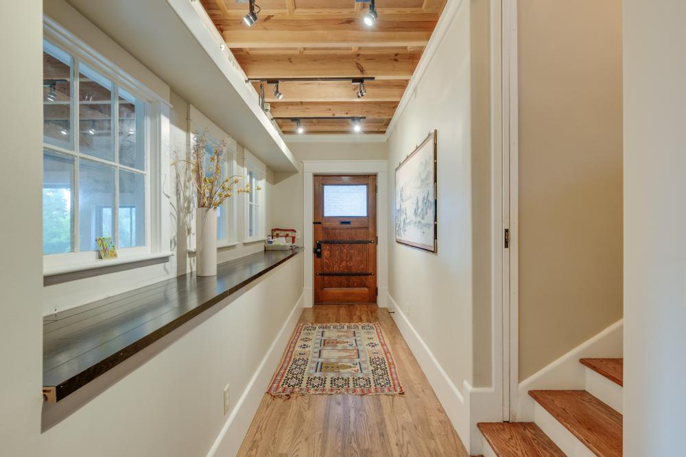 593 South Crest Road Chattanooga, TN 37404 - Photo 47 of 64 Entry from Garage