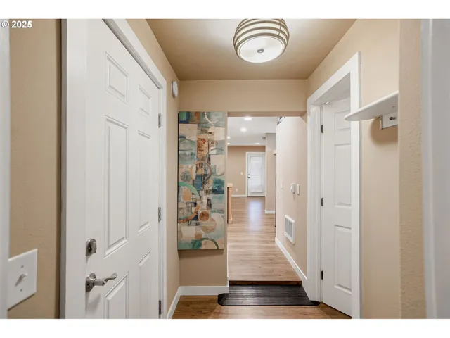 $270,000 | 1116 Northeast Irvine Street, McMinnville, OR 97128