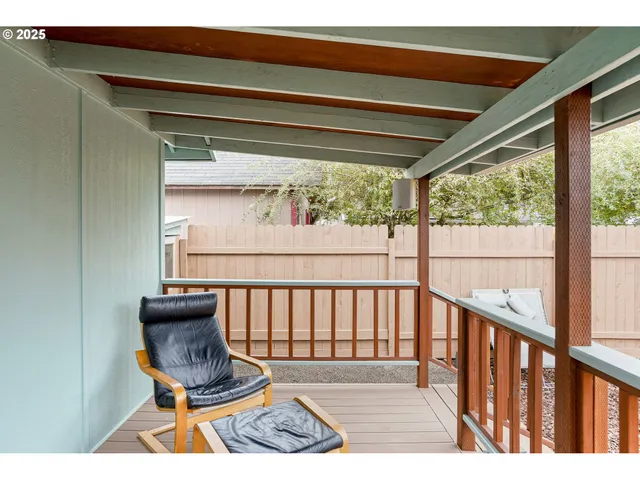 $270,000 | 1116 Northeast Irvine Street, McMinnville, OR 97128