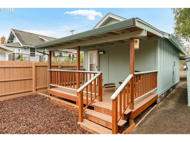 $270,000 | 1116 Northeast Irvine Street, McMinnville, OR 97128