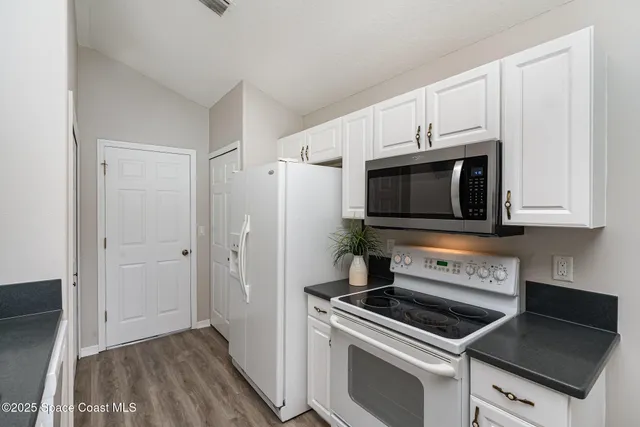 $325,000 | 1102 Bainbury Lane, Melbourne, FL 32904