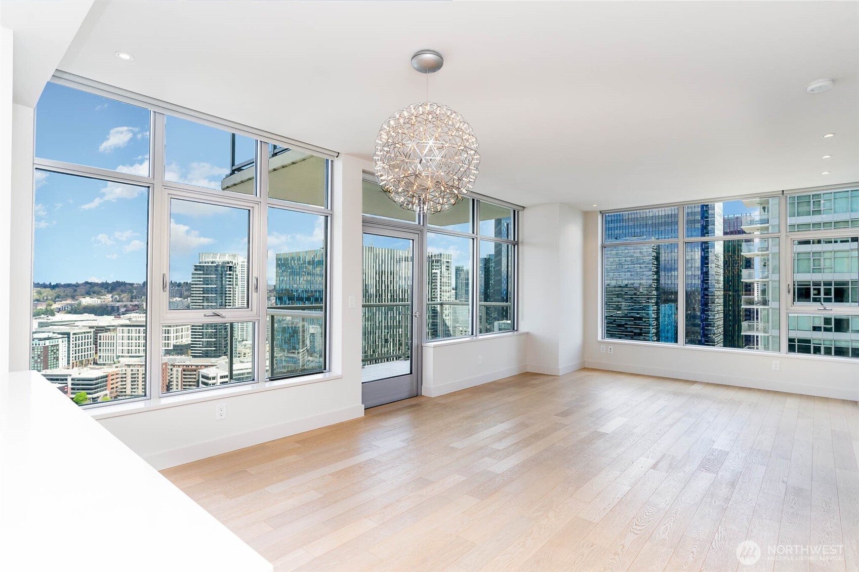 583 Battery Street, Unit 2802 Seattle, WA 98119 - Photo 3 of 30