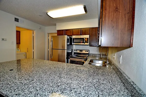$1,285 | 6910 Skillman Street, Unit 1035, Dallas, TX 75231