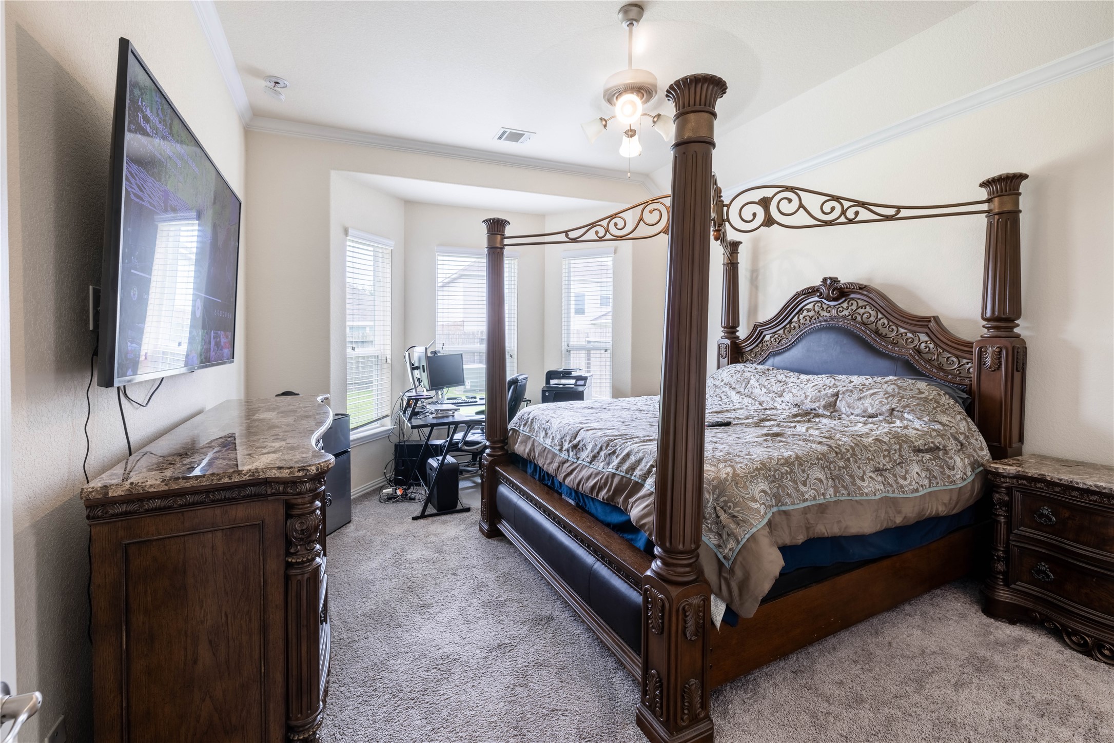 2318 Red Slate Drive Rosharon, TX 77583 - Photo 15 of 41 Primary Bedroom