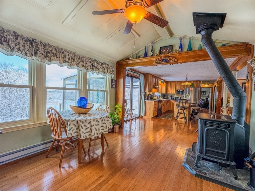 59 North Hillside Road Deerfield, MA 01373 - Photo 5 of 42