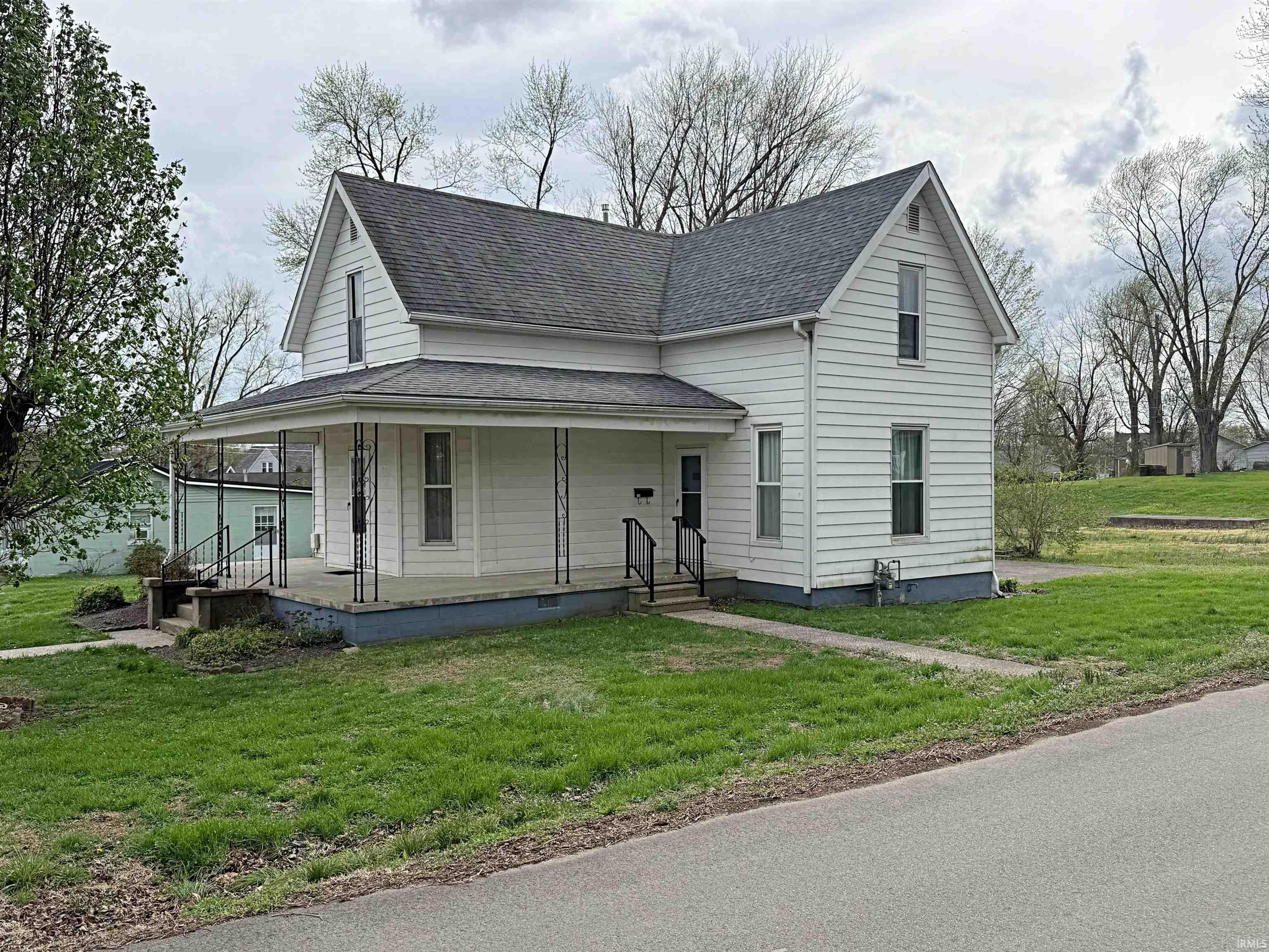 210 Queen Street Loogootee, IN 47553 - Photo 12 of 18