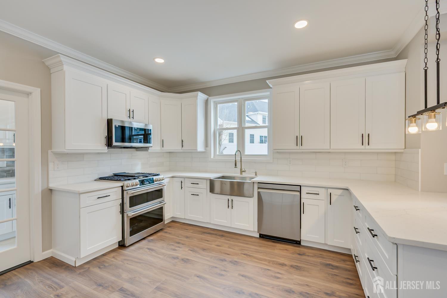 7 Vale Street Edison, NJ 08817 - Photo 12 of 31