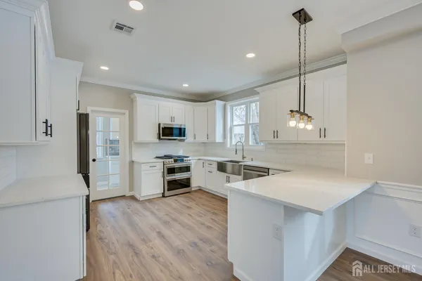 $1,288,800 | 7 Vale Street, Edison, NJ 08817