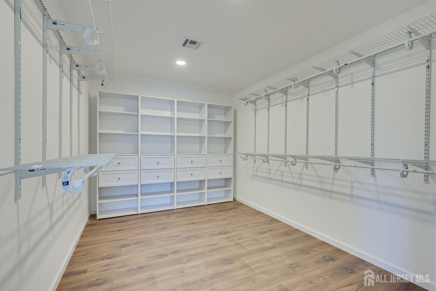 7 Vale Street Edison, NJ 08817 - Photo 23 of 31