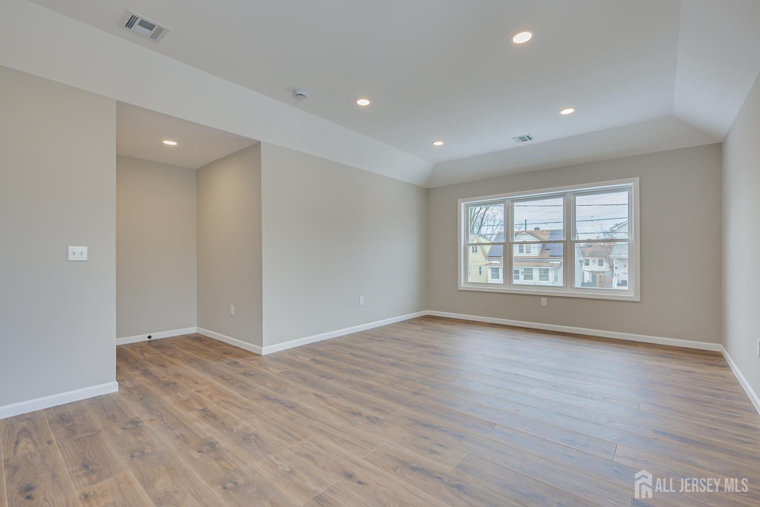 7 Vale Street Edison, NJ 08817 - Photo 24 of 31