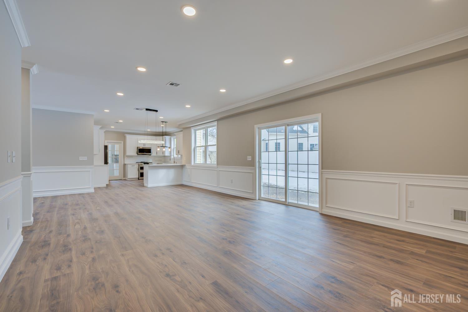 7 Vale Street Edison, NJ 08817 - Photo 9 of 31