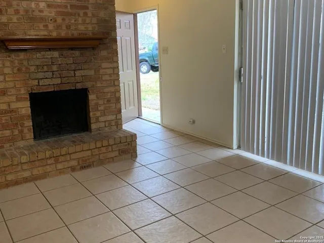 $1,150 | 6311 Worchester Knoll, San Antonio, TX 78233