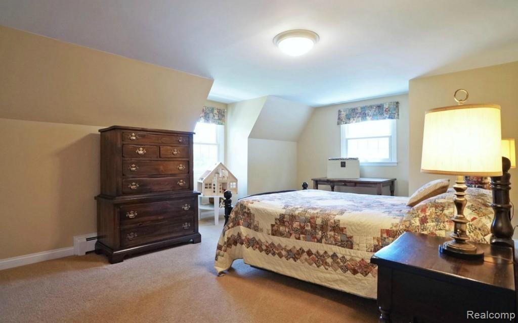 6174 Hardy Lane Howell, MI 48855 - Photo 18 of 25 Third bedroom