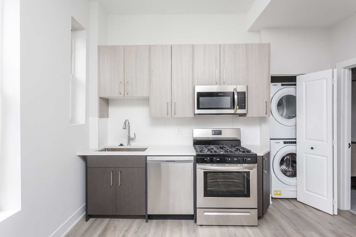 818 West 18th Street, Unit 4M Chicago, IL 60608 - Photo 2 of 10 a kitchen with cabinets and steel appliances