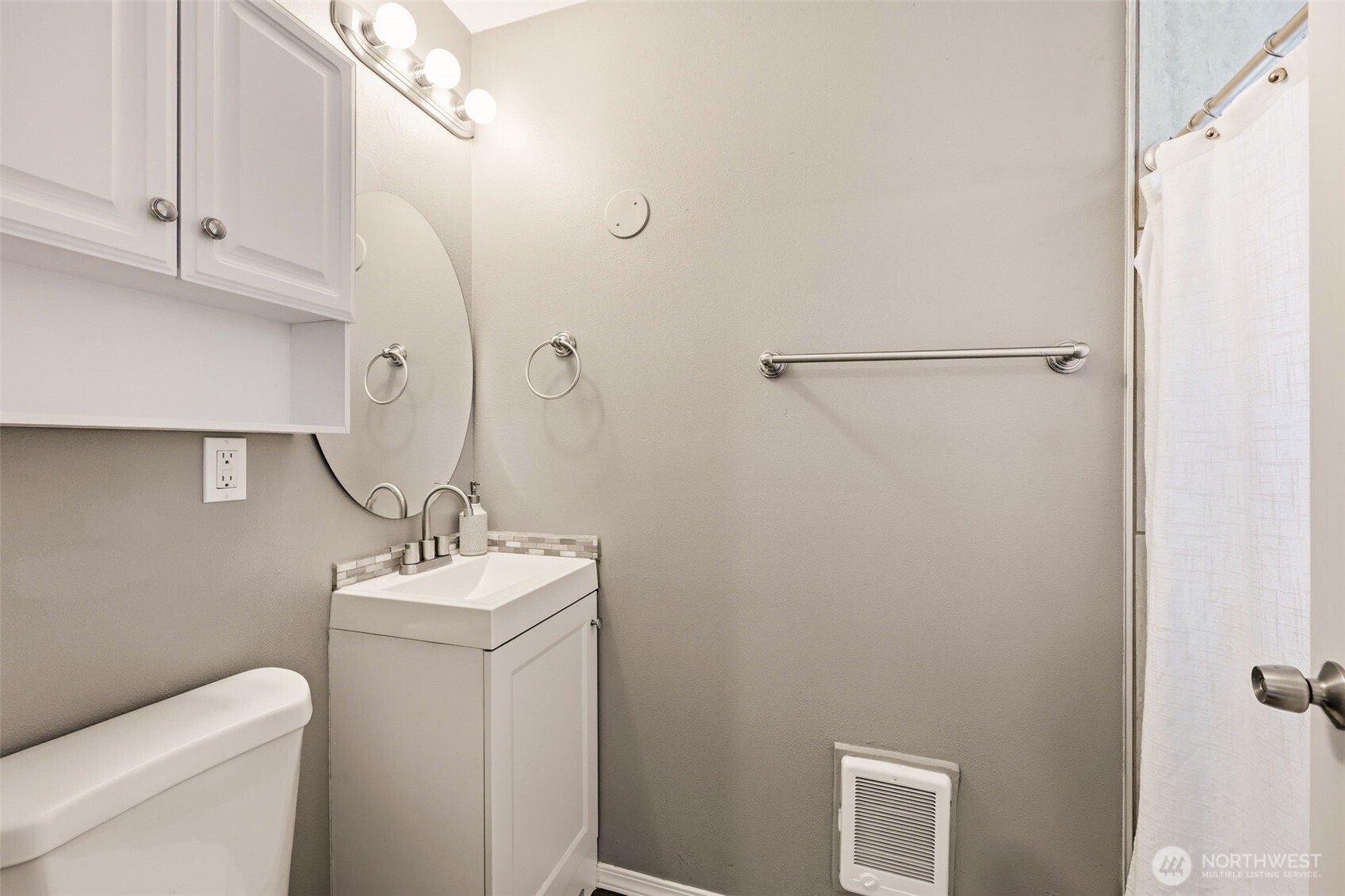 316 Southwest 124th Street Seattle, WA 98146 - Photo 17 of 37