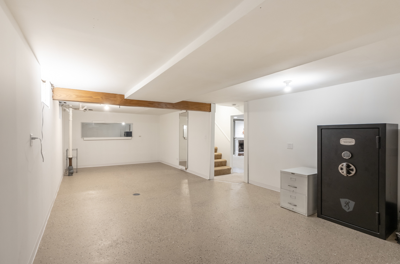 1223 Ridgeway Drive Elgin, IL 60123 - Photo 31 of 40 a view of an empty room