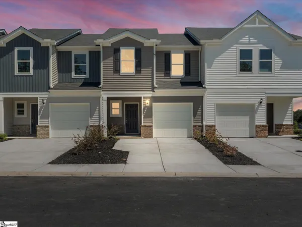 $209,900 | 306 Hampton George Court, Greer, SC 29651