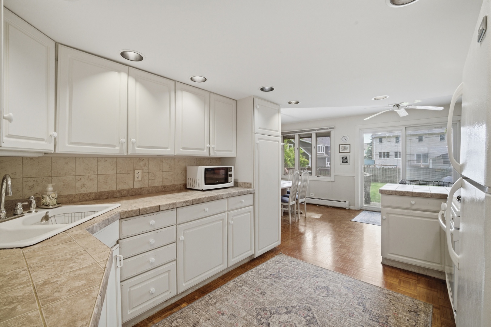904 Glendale Road Glenview, IL 60025 - Photo 7 of 25